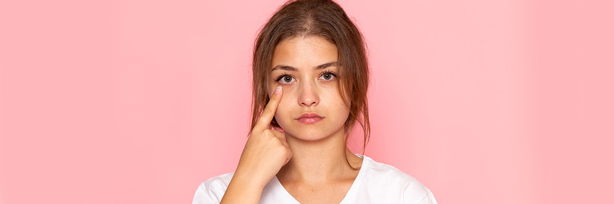 Koyu halkalar İçin En iyi 5 Göz Kremi